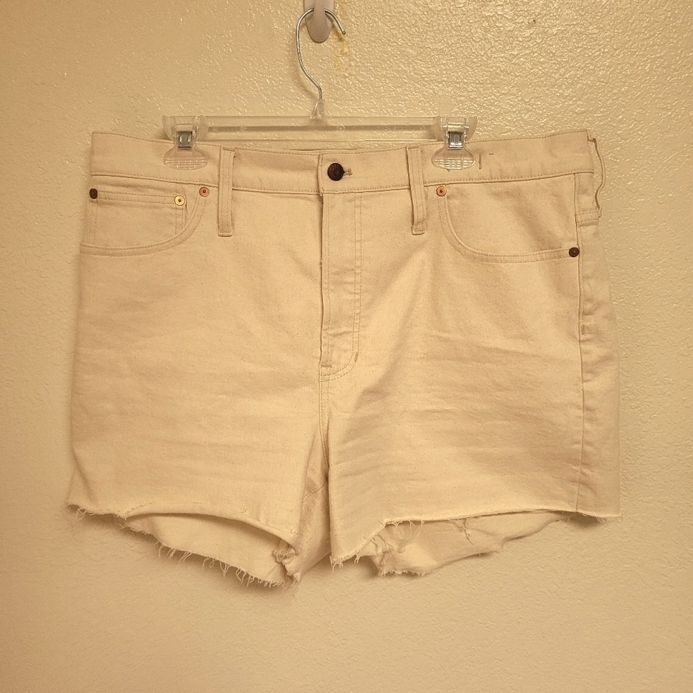 Madewell Cream Colored The Perfect Short